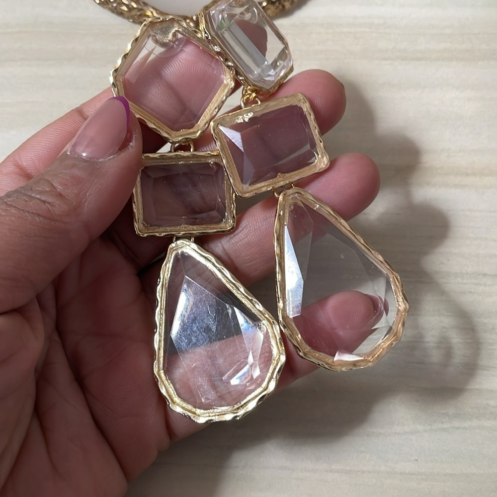 Luxury Clear Acrylic Geo Drop Earrings - Picture 12 of 13